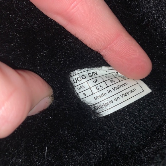 UGG Bailey Bow Triplet - Black, Size 8 Boots - Picture 3 of 5